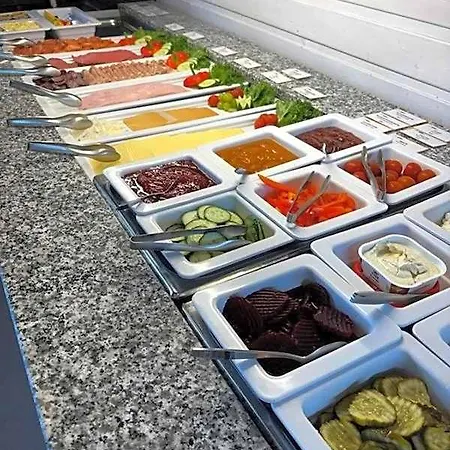 מלון Borg Sommerhotell Spjelkavik